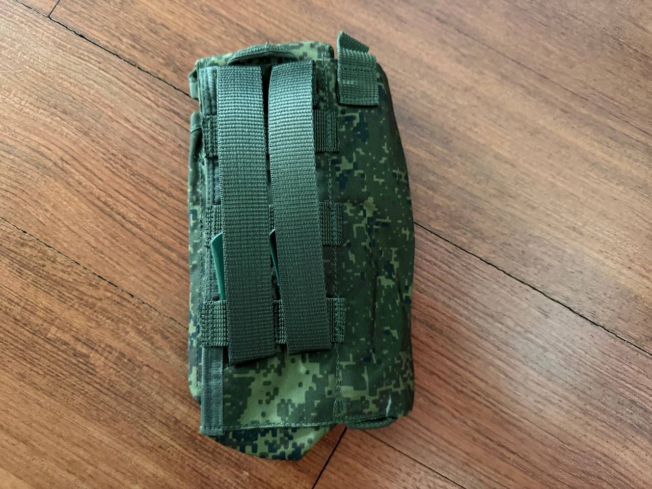 Russian Right-Handed Tekhinkom AK Dual Magazine Pouch with ROP Flare Pouch - Image 2