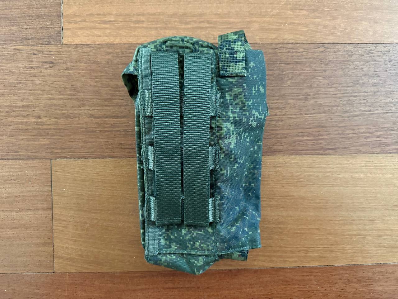 Russian Tekhinkom Right Handed Dual AK Magazine Pouch with ROP Flare Slot – EMR (New Gen) - Image 2