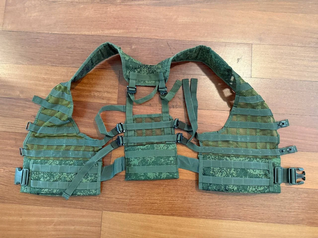 Russian Tekhinkom 6sh112 Load Bearing Vest - EMR Digital Flora - MOLLE System - Image 3