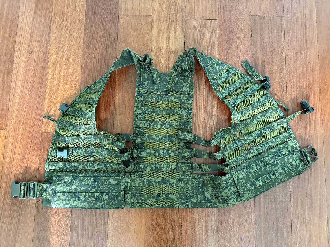 Russian Tekhinkom 6sh117 Tactical Vest Molle (NO LABELS) - Image 2